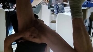الحمار المغطى بالذنب في الملابس الداخلية – مفاجأة بوكيك