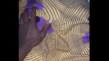 الحلم الرطب للمراهق النائم: لقاء الديك الأسود