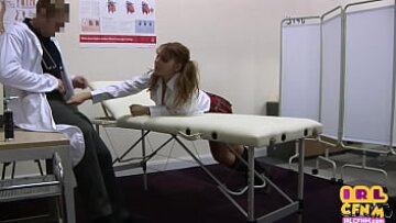 كلية موحدة في سن المراهقة الثلاثي مع الأطباء: الهواة اللسان والجنس