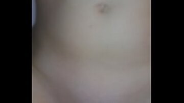 الجبهة الساخنة يحصل على كس تؤكل، مارس الجنس من الصعب وcreampied مع شاعر كبير